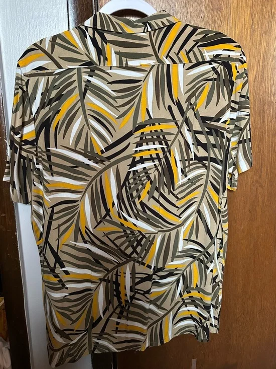 Express Short Sleeve Button Up Shirt - Picture 3 of 4